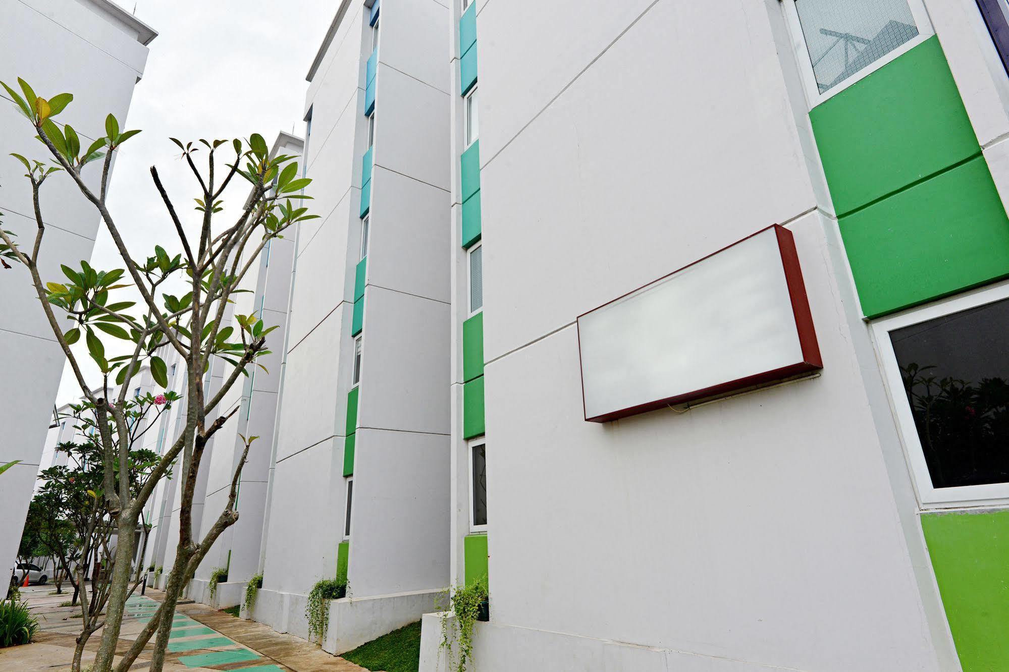 Zen Rooms Basic Tangerang Aeropolis Exteriör bild